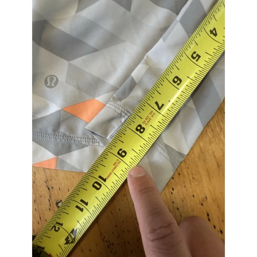Lululemon Pace Breaker Shorts‎ Men's Medium Liner 9inch Abstract Geometric